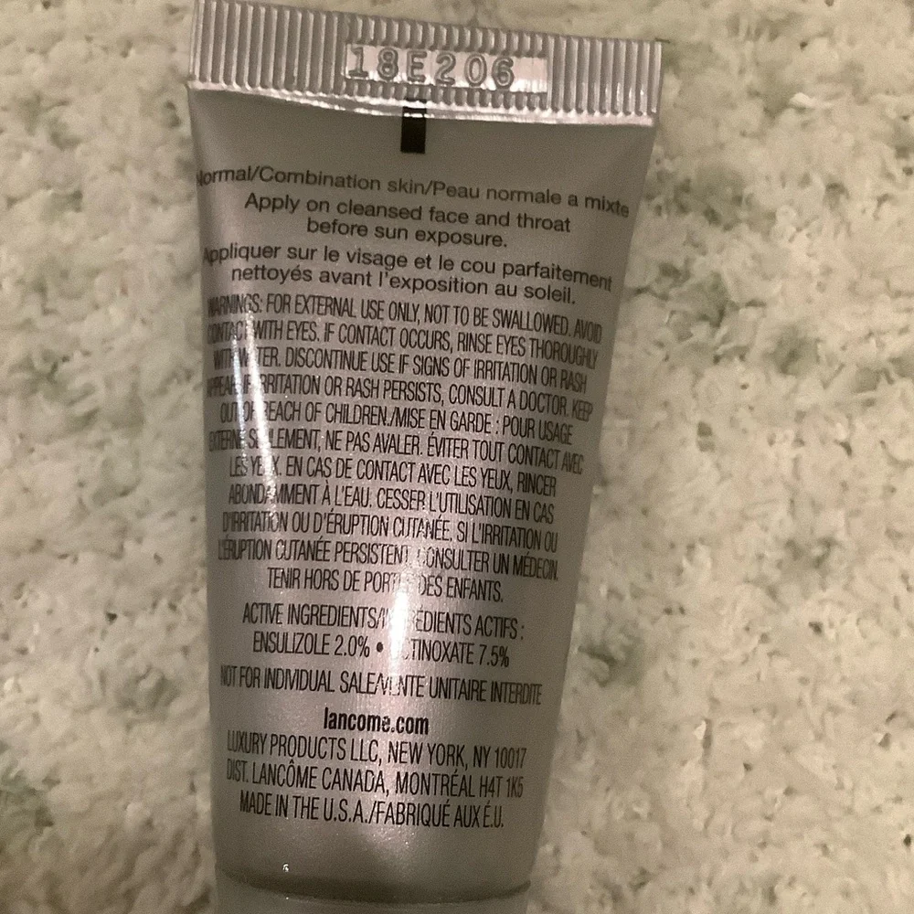 Lancôme Skincare Sample Bundle with Red Satin Pouch NWOT - Picture 3 of 15